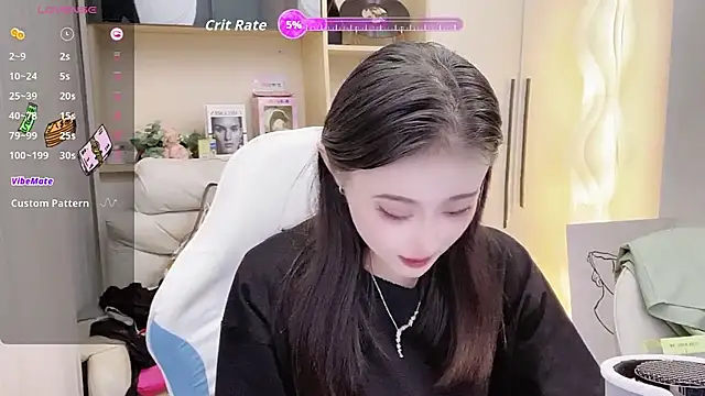 Snapshot of Naiyi-babe chatting on 4, 10, 2025 Naiyi-babe online show from 4, 10, 2025