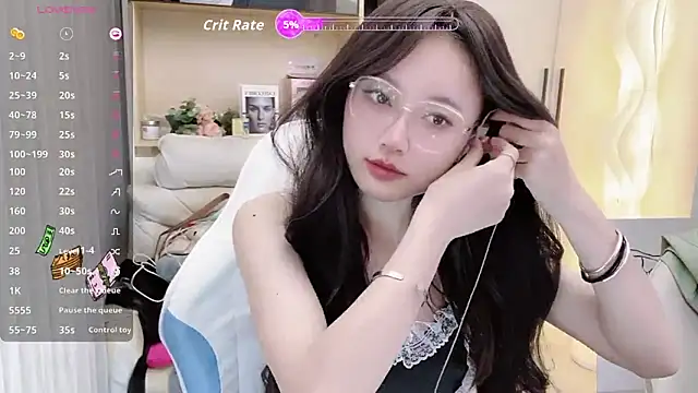 Snapshot of Naiyi-babe chatting on 12, 10, 2025 Naiyi-babe online show from 12, 10, 2025
