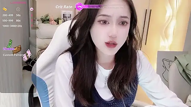 Snapshot of Naiyi-babe chatting on 13, 10, 2025 Naiyi-babe online show from 13, 10, 2025
