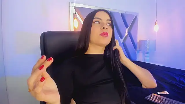 Snapshot of AnniEsstone chatting on 5, 10, 2025 AnniEsstone online show from 5, 10, 2025