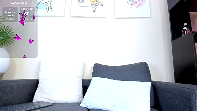 AlanaFox-x online show from 17, 9, 2025