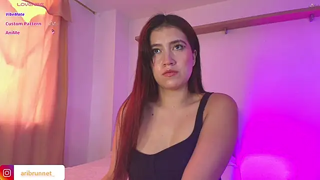 Snapshot of BrunnetAri_ chatting on 20, 10, 2025 BrunnetAri online show from 20, 10, 2025