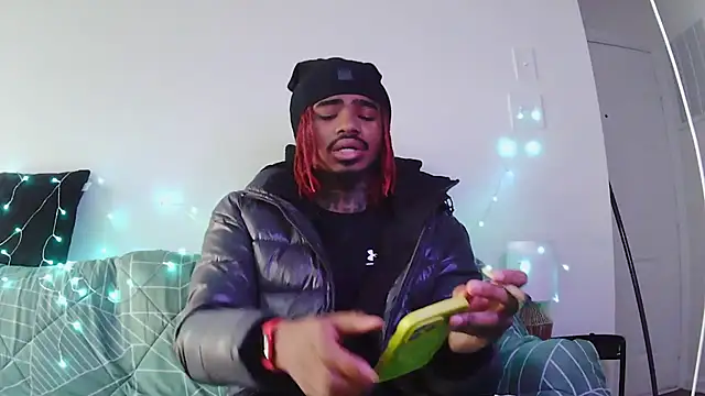 Snapshot of risktakinndolo chatting on 24, 11, 2025 risktakinndolo online show from 24, 11, 2025