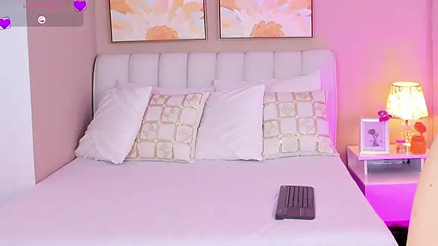 MiaTaylorSweet online show from 18, 4, 2026