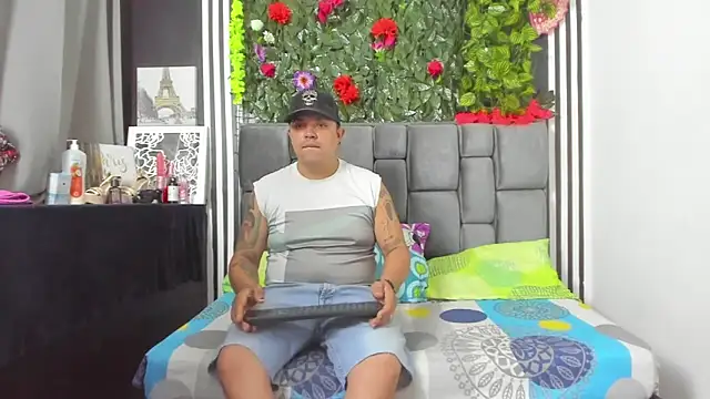 Snapshot of Hornycouple_Hot chatting on 7, 11, 2025 Hornycouple Hot online show from 7, 11, 2025