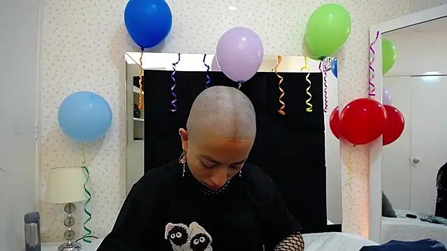 Snapshot of LunaRichy_ chatting on 24, 9, 2025 LunaRichy online show from 24, 9, 2025