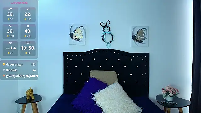 SammySmall F w online show from 17, 11, 2025