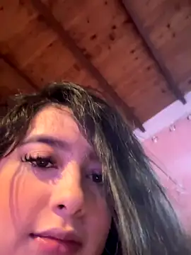 Emiily Moore1 online show from 18, 10, 2025