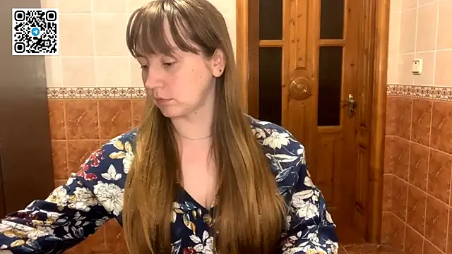 MaroonMoon  online show from 10, 9, 2025