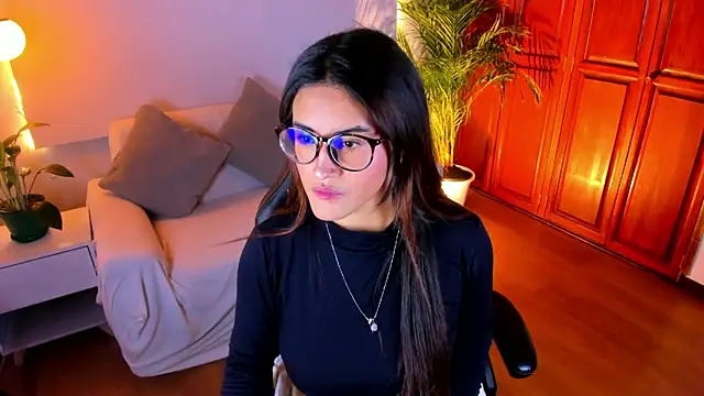 Snapshot of MeridaFox_ chatting on 18, 11, 2025 MeridaFox online show from 18, 11, 2025