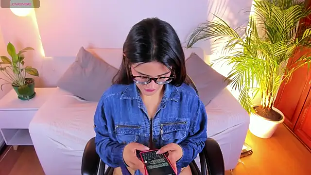 Snapshot of MeridaFox_ chatting on 19, 11, 2025 MeridaFox online show from 19, 11, 2025