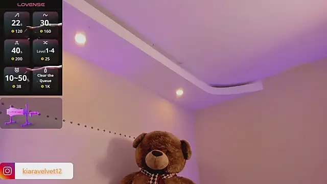 Snapshot of kiara_velvet_ chatting on 17, 12, 2025 kiara velvet online show from 17, 12, 2025