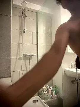 shiitposter male online show from 7, 1, 2026