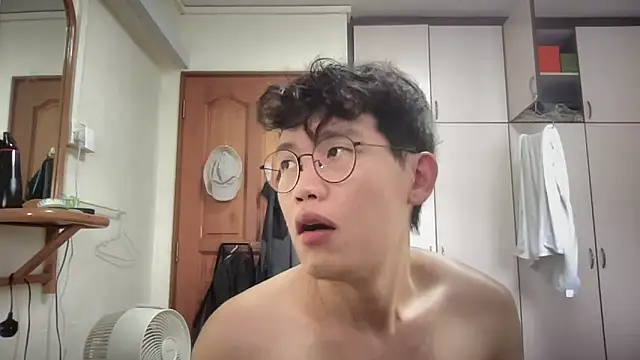 Passionatetwink2 online show from 21, 9, 2025