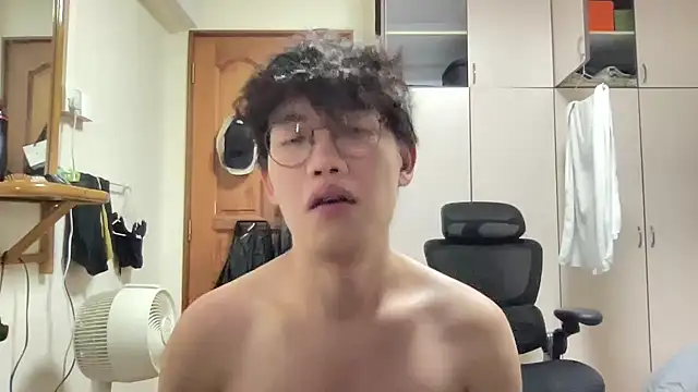 Passionatetwink2 online show from 5, 11, 2025