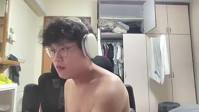 Passionatetwink2 online show from 12, 2, 2026