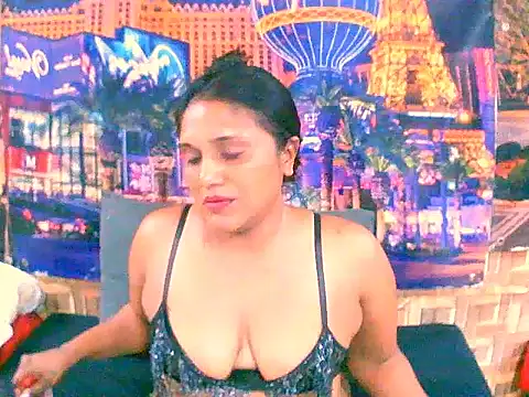 Snapshot of IndianSexyLady4u chatting on 7, 10, 2025 IndianSexyLady4u online show from 7, 10, 2025