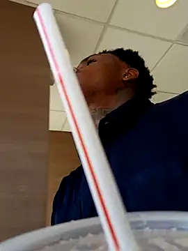 Snapshot of Dropdingo chatting on 18, 10, 2025 Dropdingo online show from 18, 10, 2025