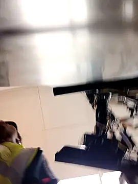 Snapshot of Dropdingo chatting on 14, 11, 2025 Dropdingo online show from 14, 11, 2025