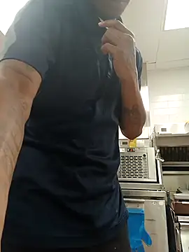 Snapshot of Dropdingo chatting on 30, 11, 2025 Dropdingo online show from 30, 11, 2025