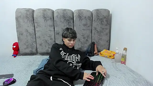 Bruno Cruzz online show from 12, 5, 2026