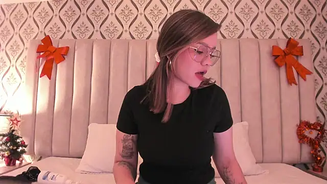 Snapshot of Sky_Junne chatting on 30, 11, 2025 Sky Junne online show from 30, 11, 2025