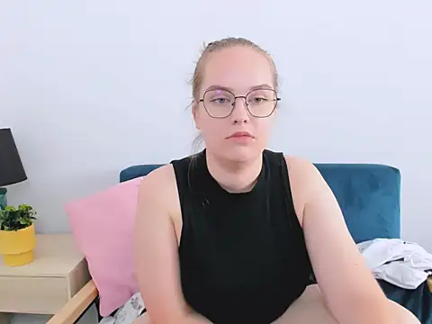 AliceCrazy69 online show from 3, 10, 2025