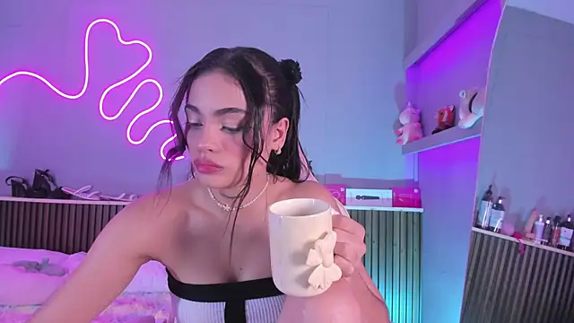 Snapshot of SammyRose_ chatting on 4, 5, 2026 SammyRose online show from 4, 5, 2026