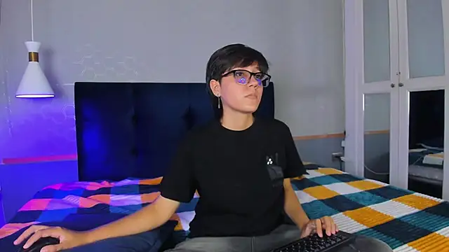 Tsuki Maru online show from 25, 9, 2025