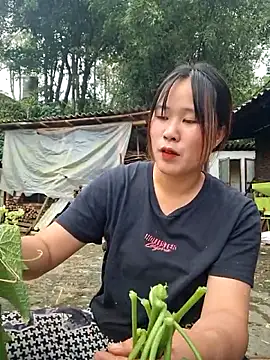 ALIENHR38 online show from 27, 10, 2025