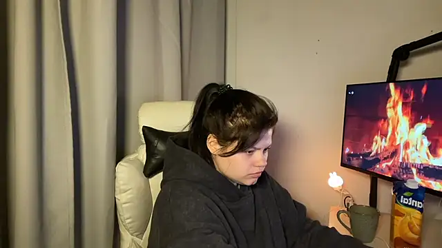 Snapshot of GoddessDarina chatting on 25, 10, 2025 GoddessDarina online show from 25, 10, 2025