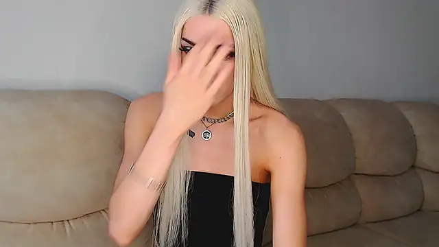 Snapshot of YourTrixie chatting on 14, 10, 2025 YourTrixie online show from 14, 10, 2025