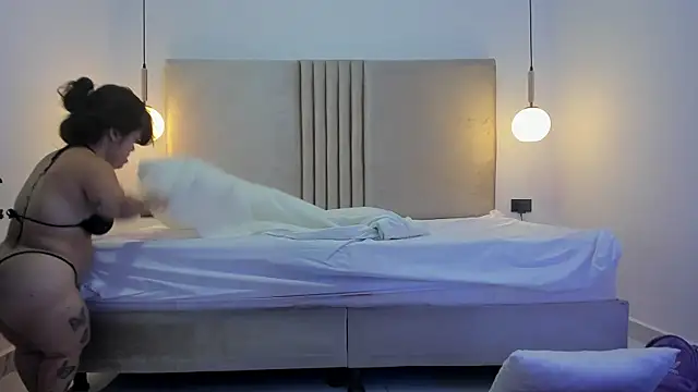 PamelaBonnet mml online show from 10, 11, 2025