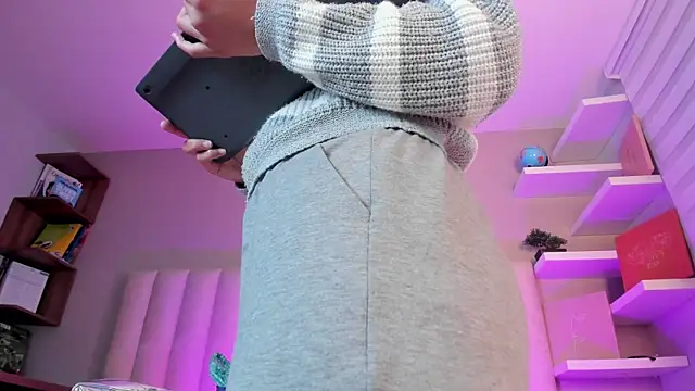 Annie  2 online show from 18, 12, 2025