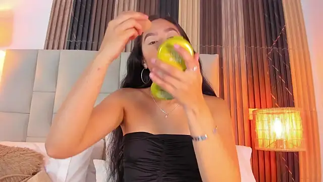 Nicolqueen  online show from 9, 4, 2026