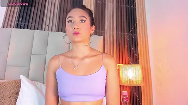 Nicolqueen  online show from 11, 4, 2026