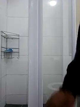 Snapshot of trickyOne chatting on 4, 11, 2025 trickyOne online show from 4, 11, 2025