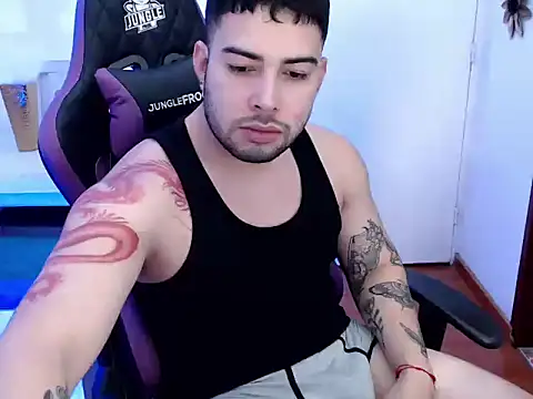 Snapshot of baby_mateo chatting on 30, 11, 2025 baby mateo online show from 30, 11, 2025