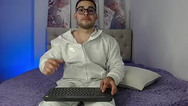 Snapshot of baby_mateo chatting on 6, 5, 2026 baby mateo online show from 6, 5, 2026