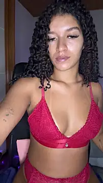 Snapshot of larajuli chatting on 24, 4, 2026 larajuli online show from 24, 4, 2026