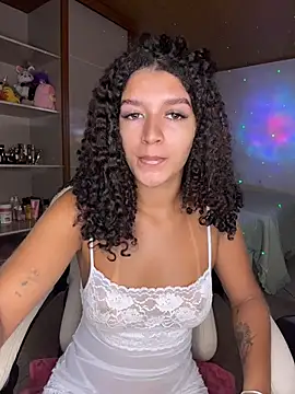 Snapshot of larajuli chatting on 31, 5, 2026 larajuli online show from 31, 5, 2026