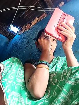 Snapshot of Jooli_xx chatting on 17, 10, 2025 Jooli xx online show from 17, 10, 2025