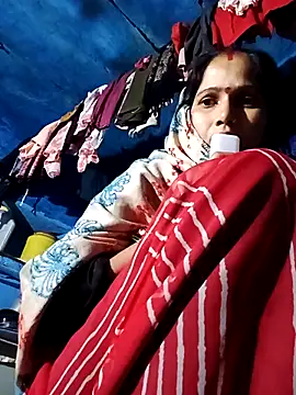 Snapshot of Jooli_xx chatting on 5, 11, 2025 Jooli xx online show from 5, 11, 2025