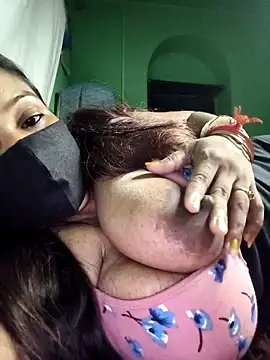 V-hot-swiet online show from 4, 11, 2025