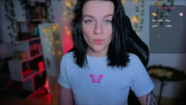 Snapshot of raspberry__girl_ chatting on 25, 9, 2025 raspberry  girl  online show from 25, 9, 2025