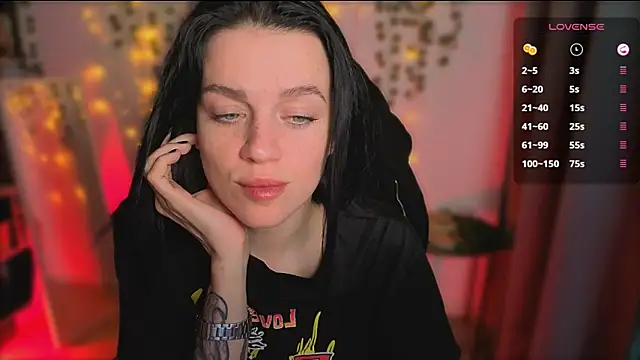 Snapshot of raspberry__girl_ chatting on 22, 10, 2025 raspberry  girl  online show from 22, 10, 2025