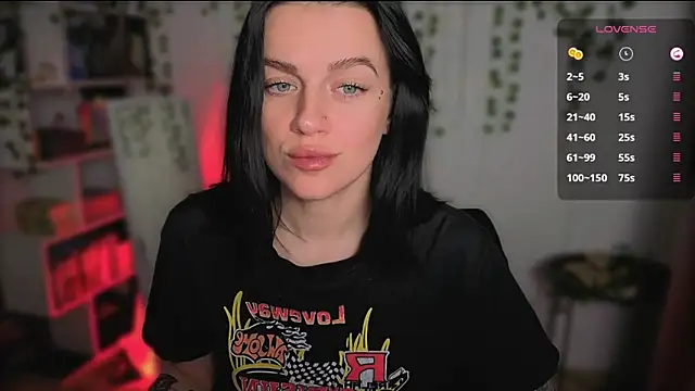 Snapshot of raspberry__girl_ chatting on 27, 10, 2025 raspberry  girl  online show from 27, 10, 2025