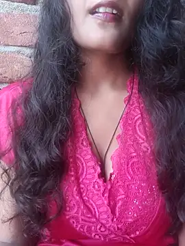 posewith online show from 15, 9, 2025