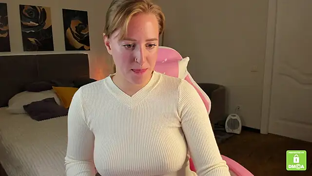 Snapshot of Alice_Cire chatting on 12, 9, 2025 Alice Cire online show from 12, 9, 2025