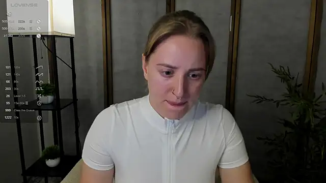 Snapshot of Alice_Cire chatting on 10, 10, 2025 Alice Cire online show from 10, 10, 2025